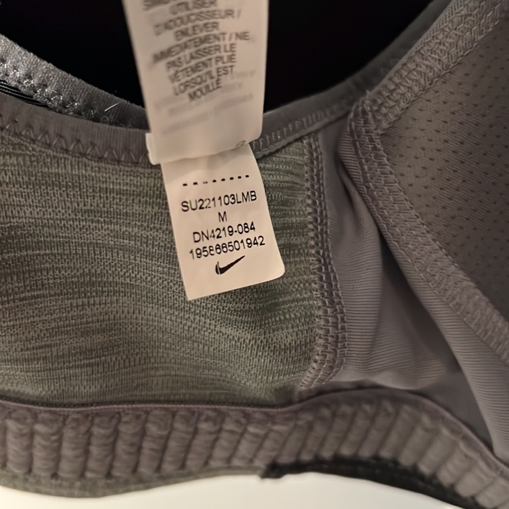 Nike Shape high-support padded zip-front sports bra - Picture 5 of 5